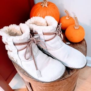 Ugg Cove ankle boots in cream